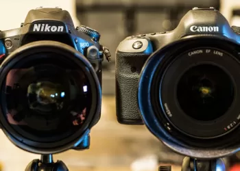 Nikon D850 ve Canon 5D Mark 4 Karşılaştırması