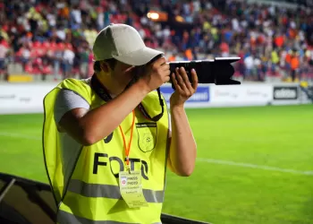 Futbol Sahalarından Güzel Fotoğraflar Nasıl Çekilir?
