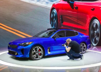 Oto Galeri Fotoğraf Çekimi - Araçlarınızı En Güzel Haliyle Sergileyin