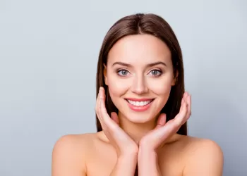 Gülüş Tasarımı Öncesi Sonrası Fotoğraf Nasıl Çekilir?