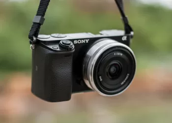 Aynasız Fotoğraf Makinesi Nasıl Çalışır?