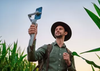 Cep Telefonu Fotoğraf Çekme Aparatları: Anıları Yükseltmek